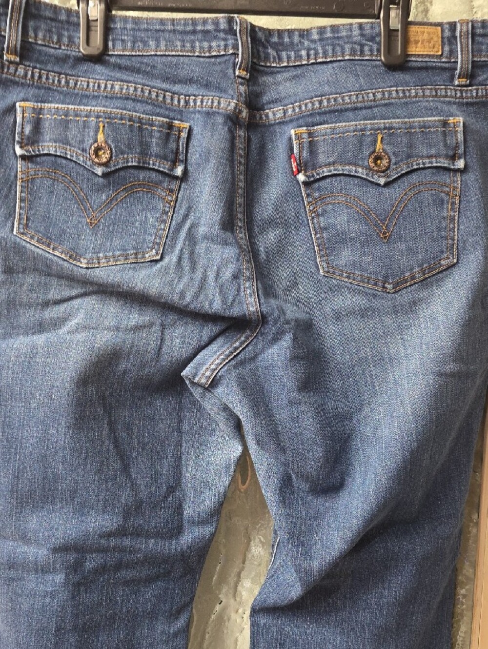 Vintage Levi's Y2K 590 Bootcut In Medium Wash Denim with Gold Stitching - Picture 8 of 14
